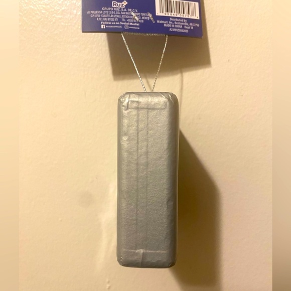 NWT 2 “Klondike” Ornament’s. *Not edible*  Buy 1 Get 1 *Free - Picture 6 of 8